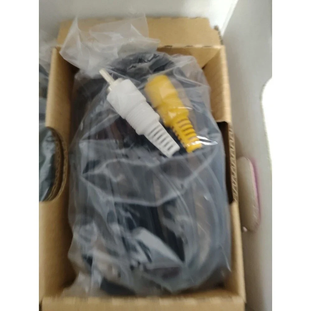 Nikon Coolpix S570 Charging Cord Software Suite AV Cord & Manual & Box Bundle